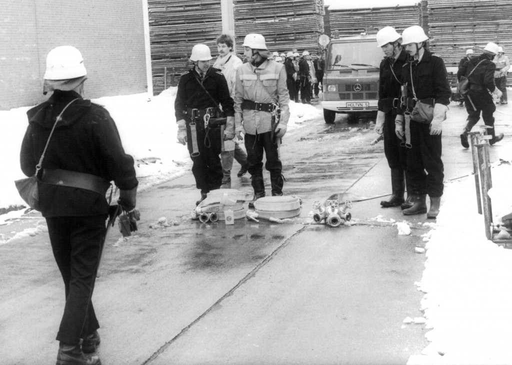 Grundlehrgang Feuerwehr Bodenwerder u. Kirchbrak Februar 1988_06