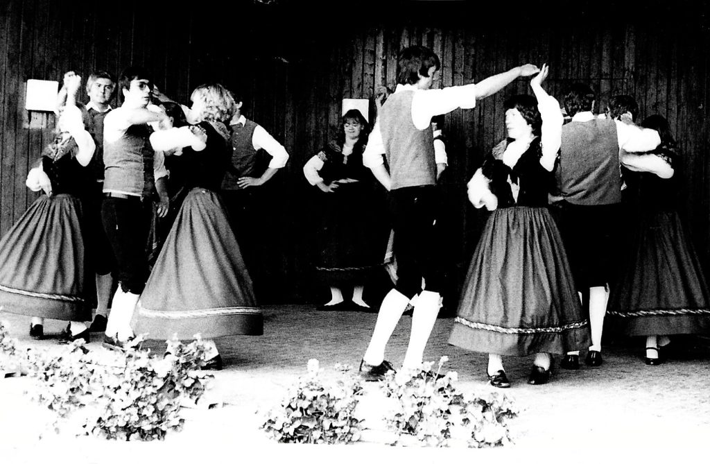 Folklore-Nachmittag im Rathaus-Park Bodenwerder September 1981